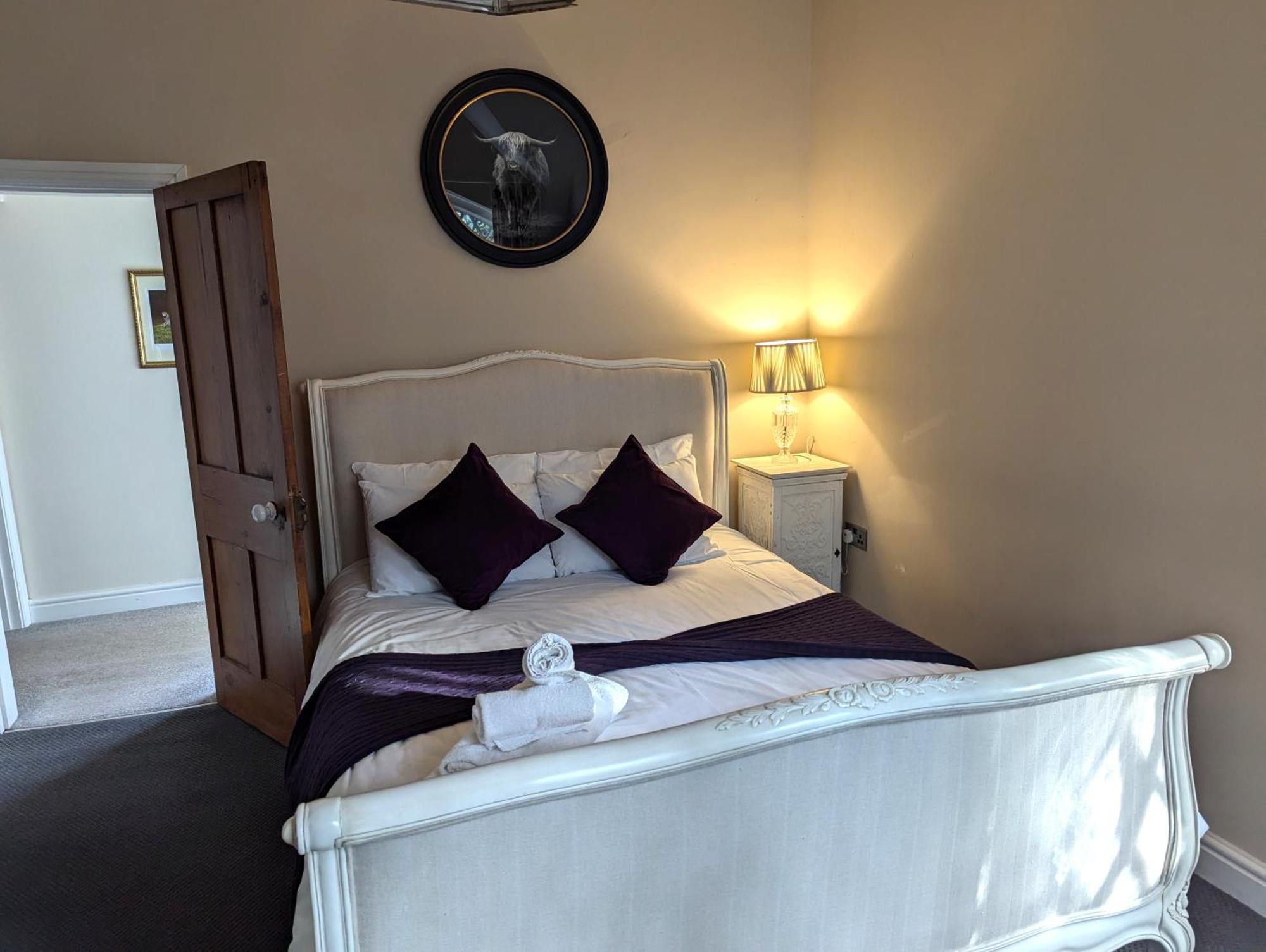 The Coach House Apartment At Cefn Tilla Court, アースク エクステリア 写真